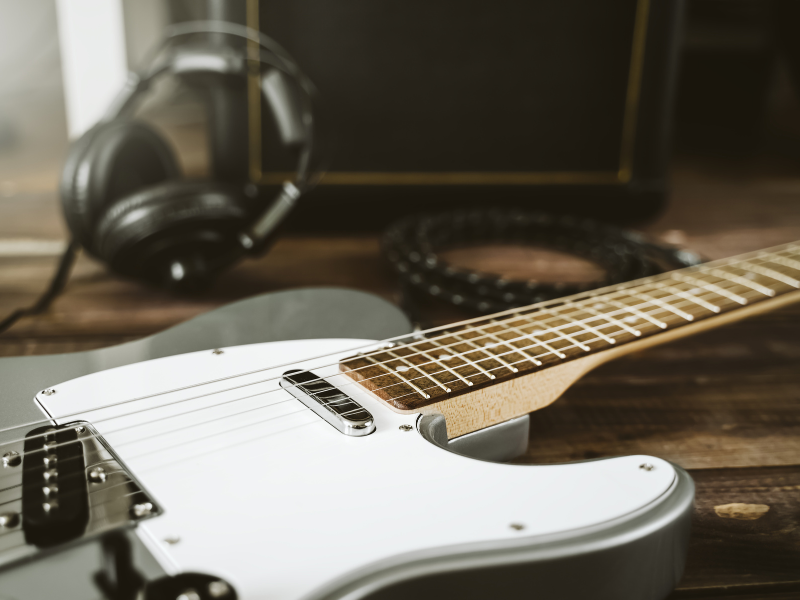 5 Tips On How To Play Electric Guitar Through Headphones