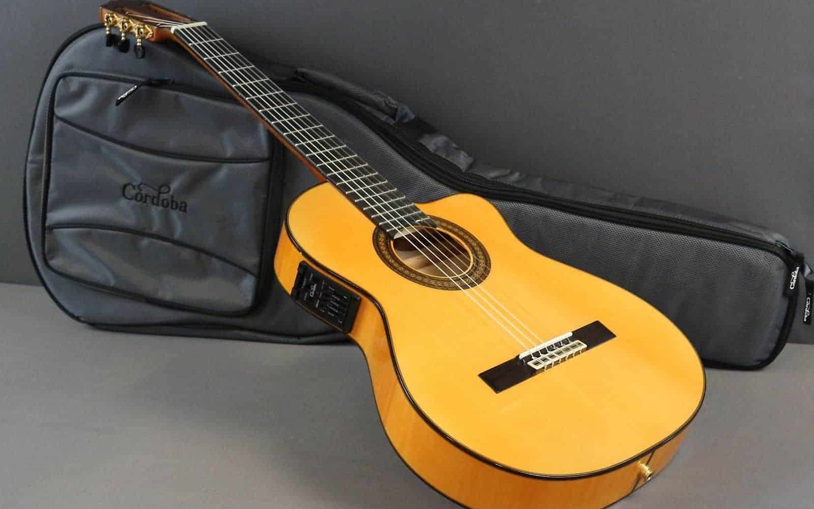 cordoba c5 vs c7 guitar
